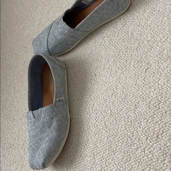 Toms - Picture 2 of 2